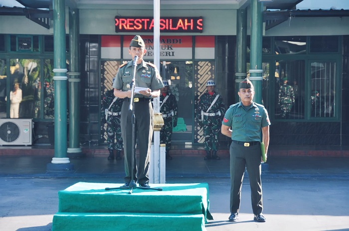 Kodim 0821 Lumajang Gelar Upacara 17-an: Tegaskan Komitmen TNI dalam Penguatan Sistem Pertahanan Nasional