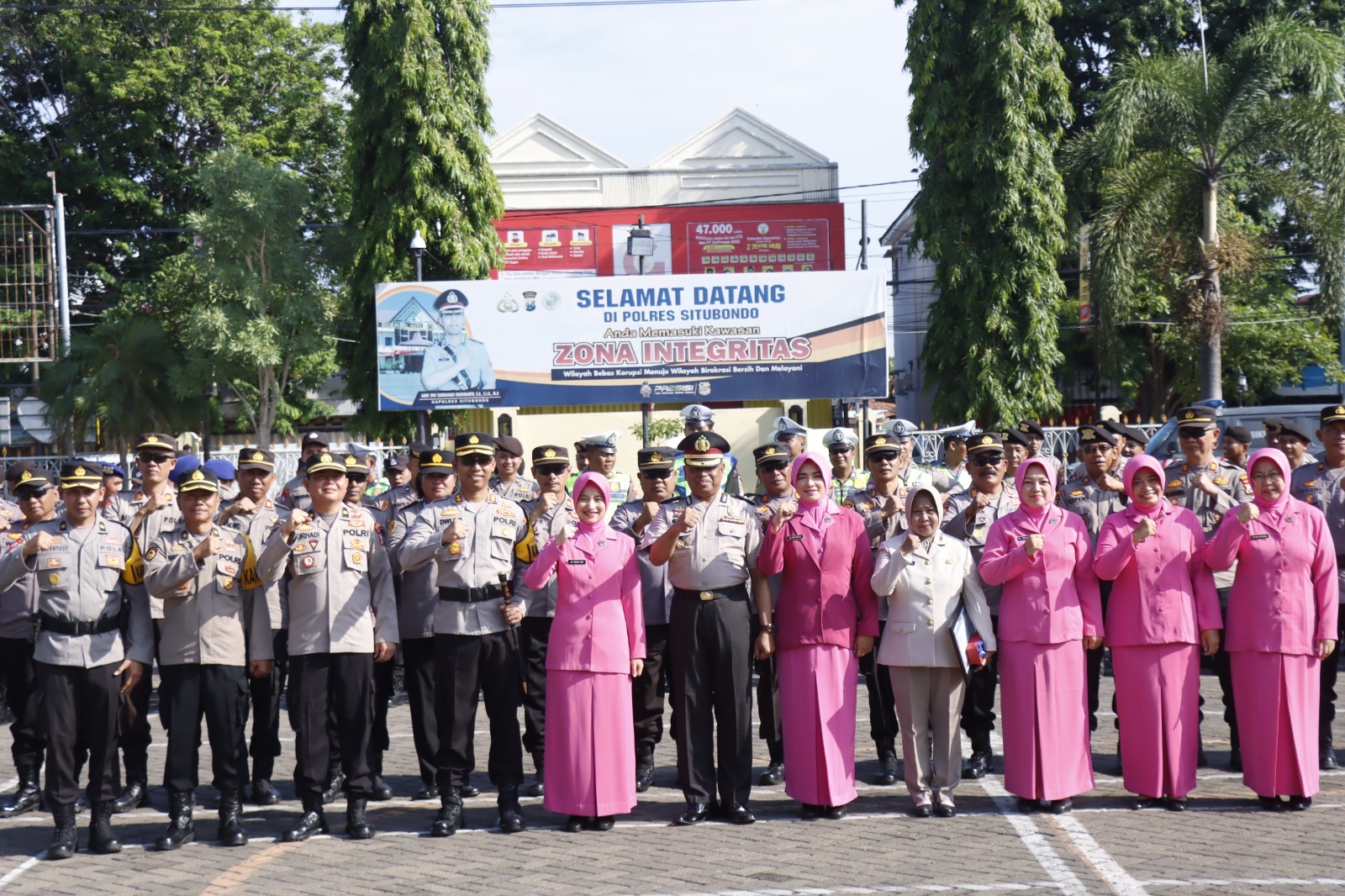 Kapolres Situbondo Pimpin Upacara Kenaikan Pangkat Pengabdian dan Purna Bhakti