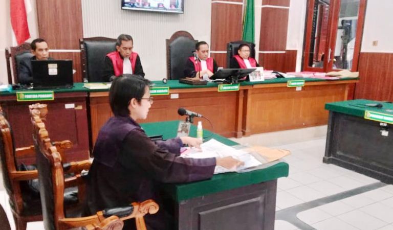 Terjerat Judol dan Pinjol, Admin Perusahaan Rokok Elektrik Gelapkan Uang Rp 132 Juta