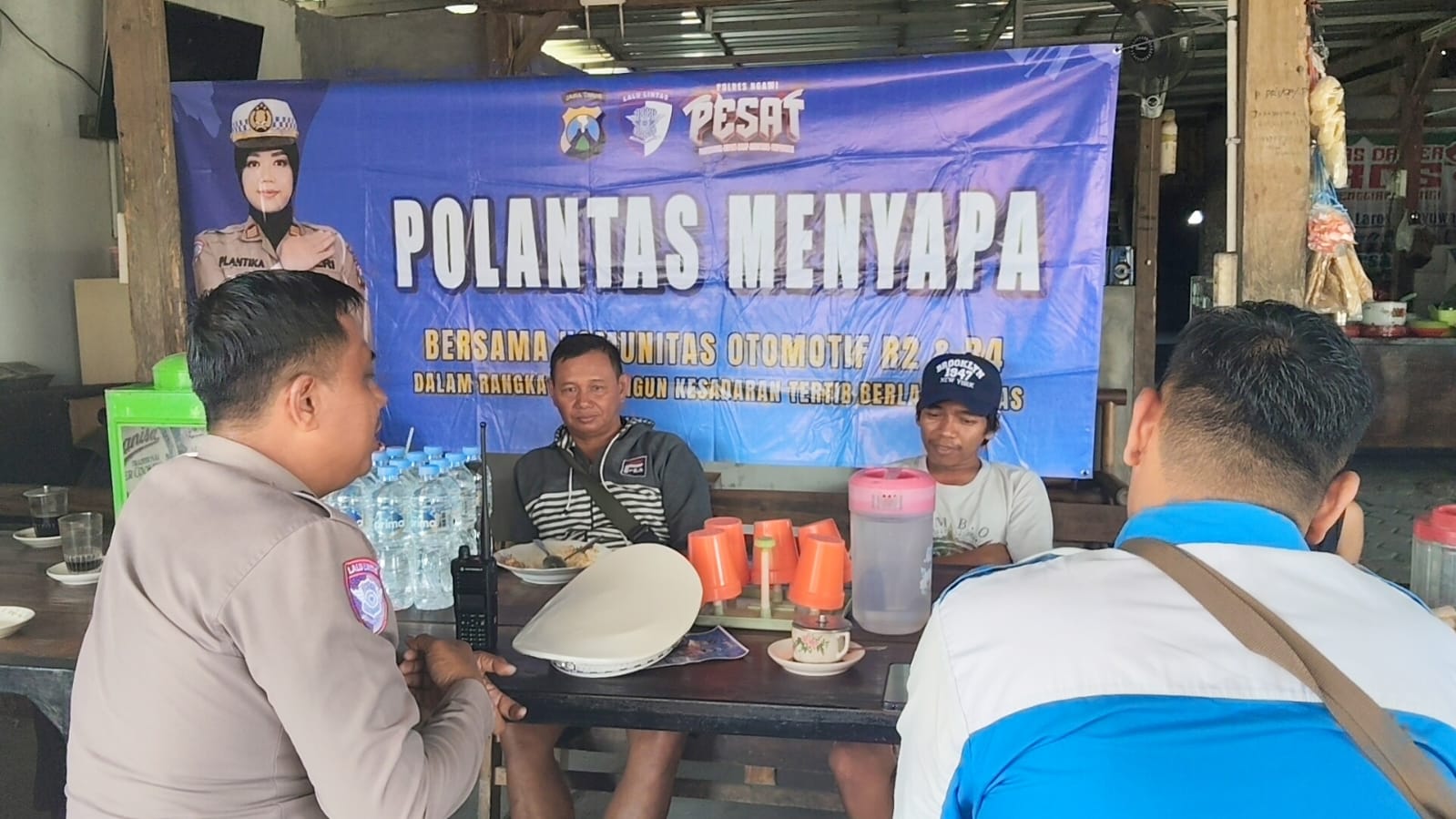 Polantas Menyapa, Satlantas Polres Ngawi Sosialisasikan Tertib Berlalu Lintas kepada Sopir Angkut