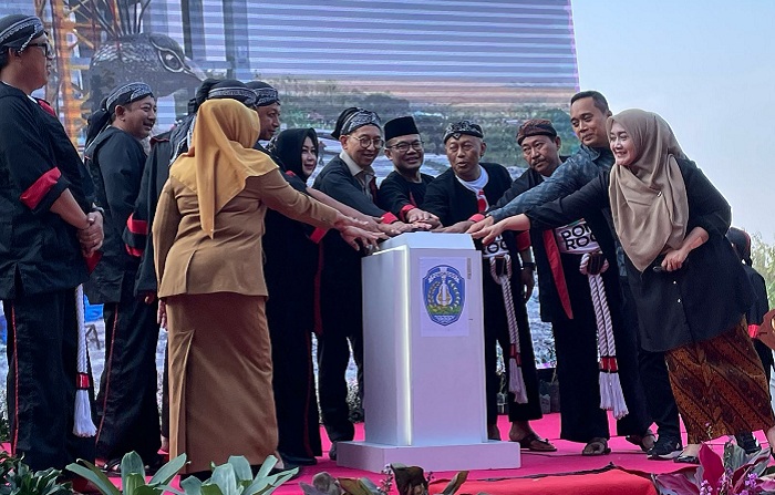 Menbud Fadli Zon Minta Monumen Reog Ponorogo Jadi Kantong Kebudayaan