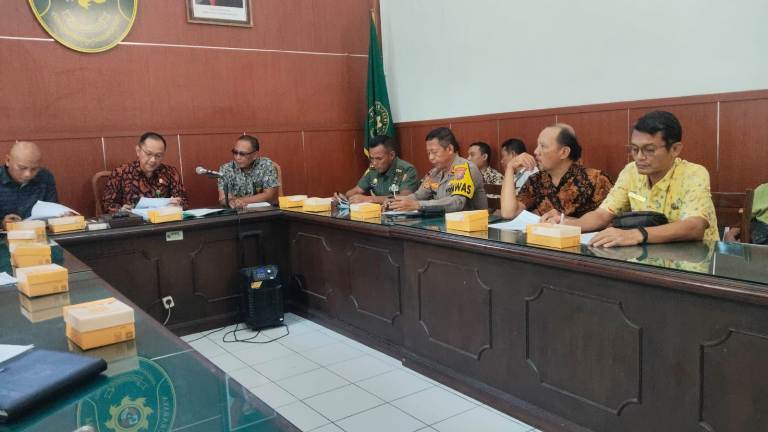 Polsek Lakarsantri Hadiri Rakor Persiapan Eksekusi Lahan di Wisata Bukit Mas