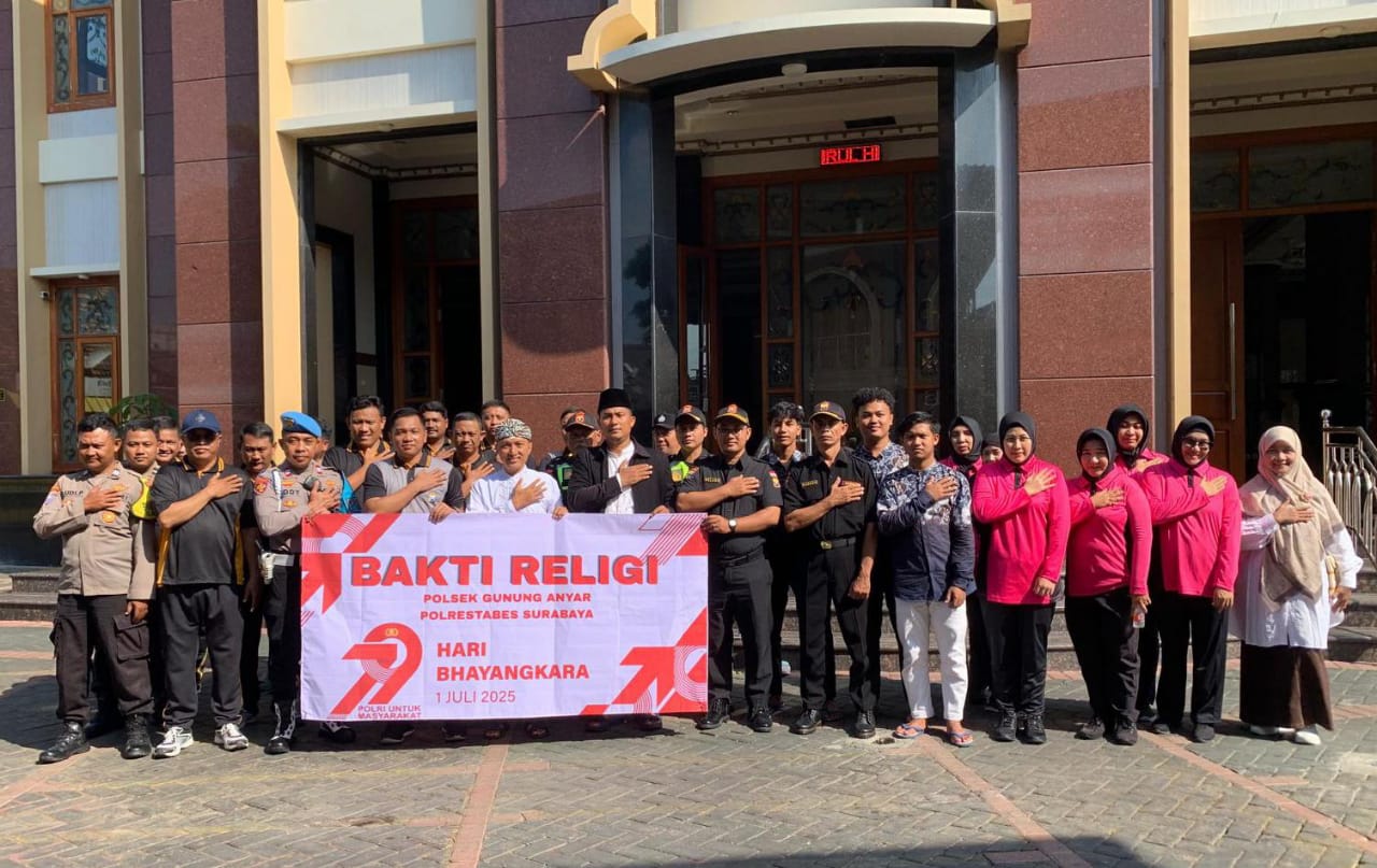 Polsek Gunung Anyar Gelar Bakti Religi, Wujudkan Polri Dekat dengan Masyarakat