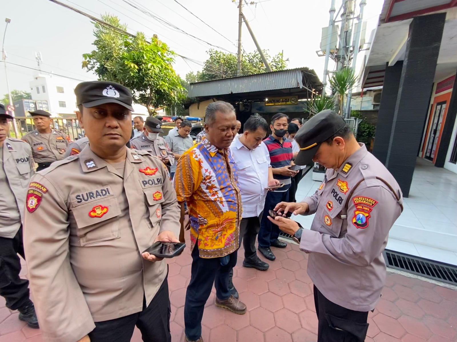 Disiplin Pagi Polsek Karangpilang Soroti Pentingnya Kesiapan Personel