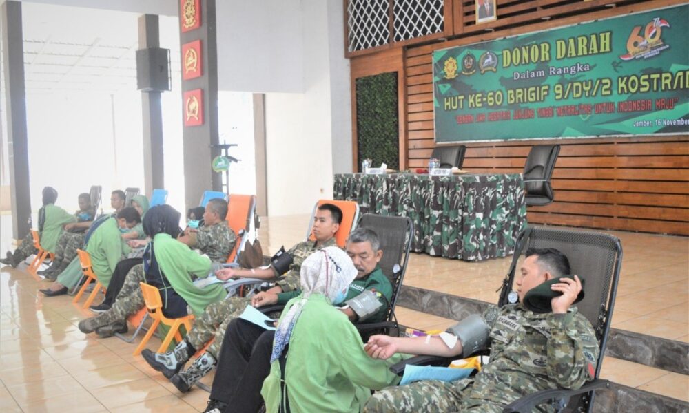 Peringati HUT Ke-60 Brigif 9/DY/2 Kostrad, Anggota dan Istri TNI Kompak Donor Darah