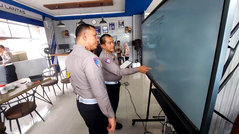 Polisi Buru 3 Penumpang Innova Maut yang Kabur Usai Kecelakaan di Kedungdoro