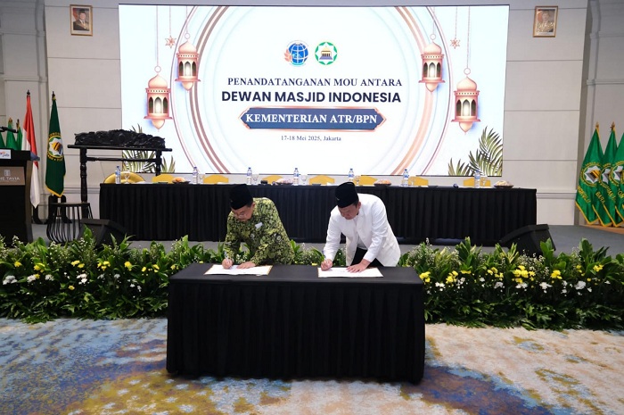 Teken MoU dengan DMI, Menteri Nusron Berkomitmen Tuntaskan Sertipikasi Tanah Wakaf dalam 5 Tahun