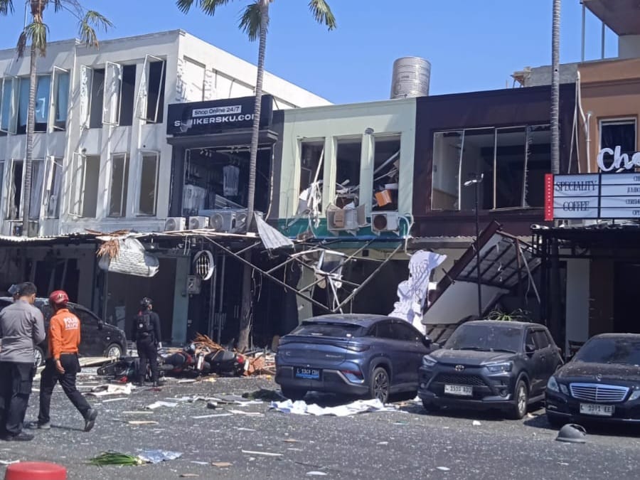 Ledakan Guncang Ruko San Antonio Pakuwon City Surabaya Timur, 4 Orang Dilarikan ke Rumah Sakit