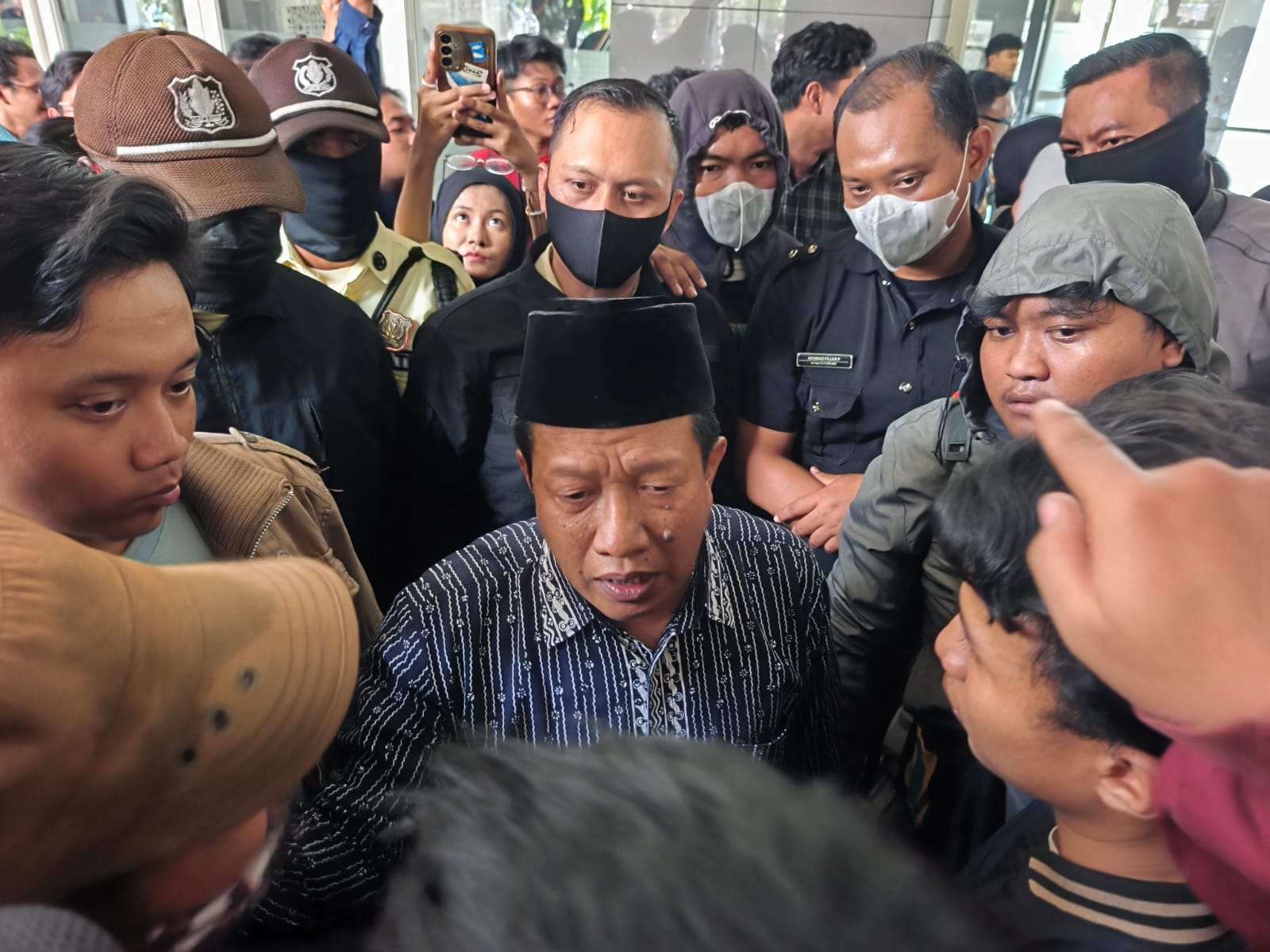 Aksi Protes Penolakan Rektor UINSA Berlanjut, Mahasiswa Desak Akh Muzakki Dicopot
