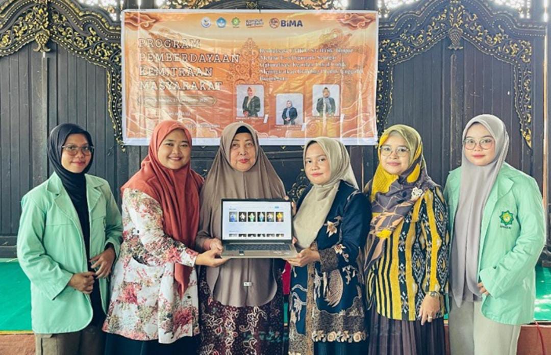 Tingkatkan UMKM Sri Batik Jumput Bojonegoro Go International, Dosen dan Mahasiswa Unugiri Beri Pendampingan
