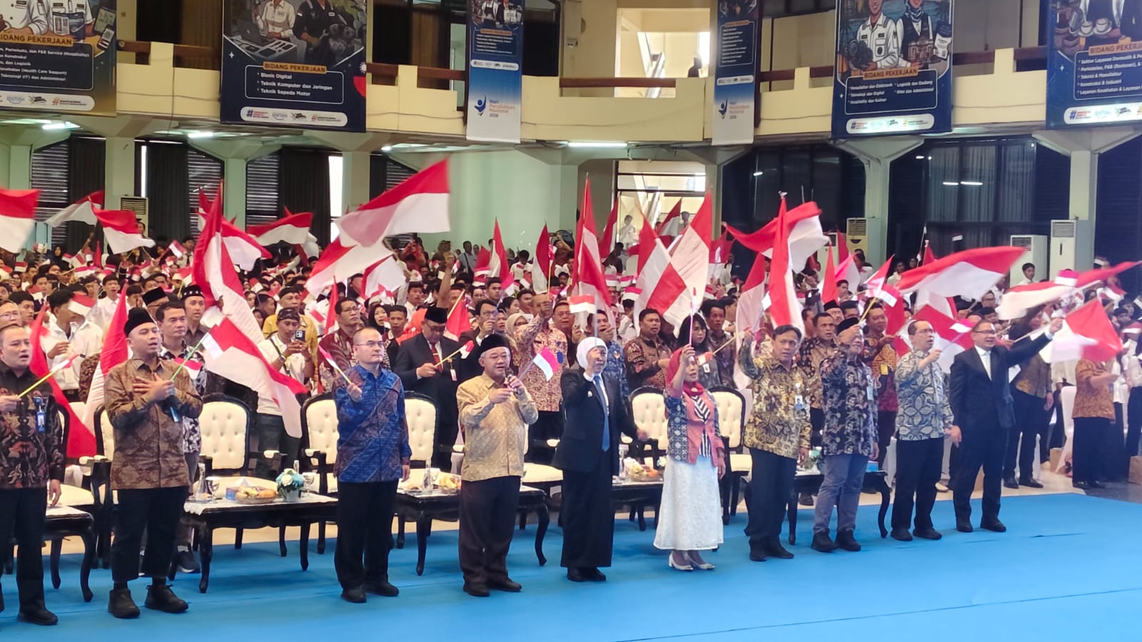Program Kemendikdasmen Disambut Antusias, Ribuan Lulusan SMK Jatim Pilih Kerja ke Luar Negeri