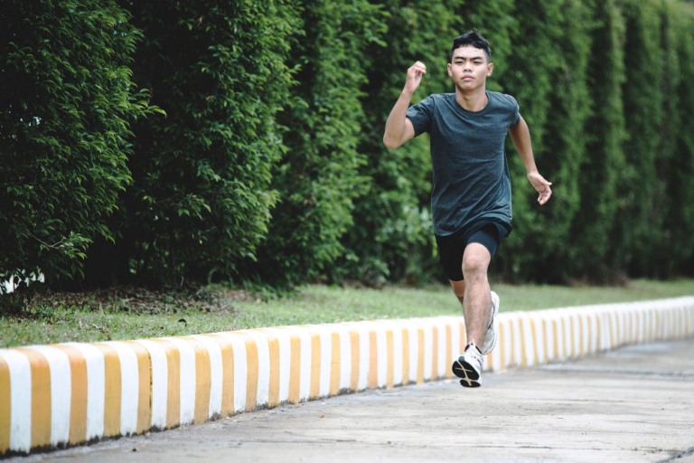 Panduan Lari saat Puasa Ramadan 2026: Waktu Terbaik, Intensitas Ideal, dan Tips agar Tetap Fit