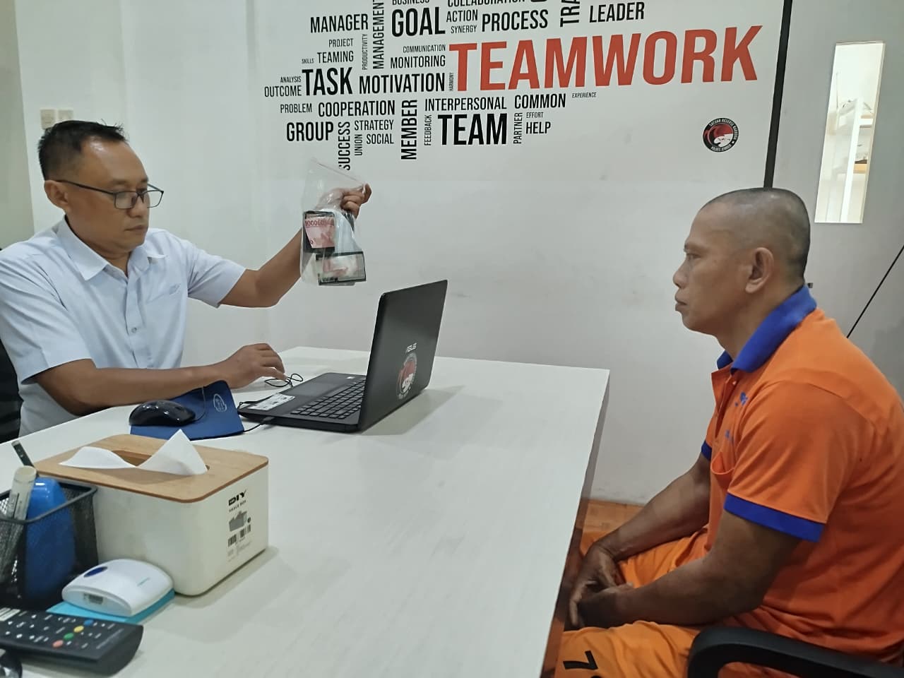 Satreskoba Polres Jember Tangkap Residivis Pengedar Sabu dan Pemilik Senjata Api