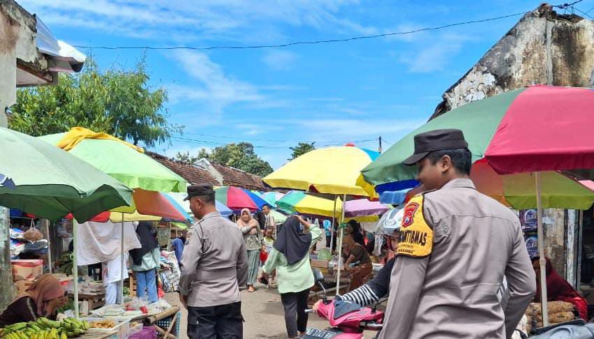 Jelang Ramadan, Polisi Ngawi Cek Harga Sembako di Kecamatan Ngrambe 