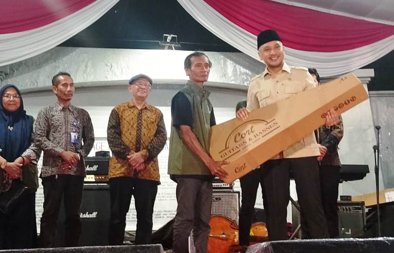 Ironi di Makam Pencipta Indonesia Raya, Bersebelahan dengan Depo Sampah