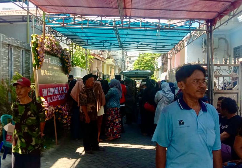 Lurah Wonokusumo Bram Bennito Dimakamkan di Bandung