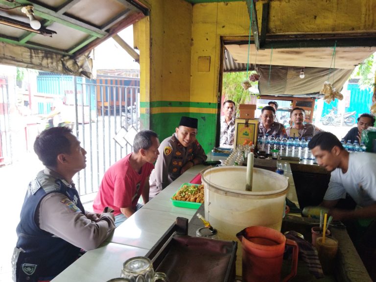 Jumat Curhat, Kapolsek Tegalsari Gencarkan Silaturahmi dengan Masyarakat