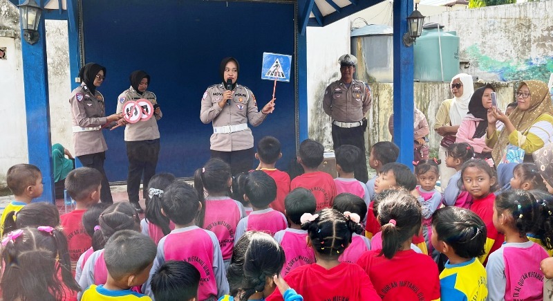 Sosialisasi Tertib Lalin, Satlantas Polres Bangkalan Edukasi Komunitas Bocil TK Alquran Miftahul Ulum