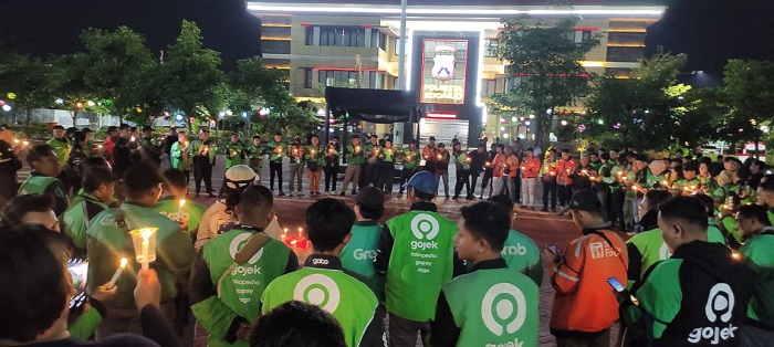 Polisi dan Ojol di Sidoarjo Gelar Aksi Solidaritas untuk Almarhum Affan Kurniawan