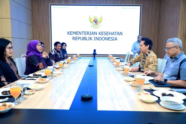 Gubernur Khofifah Bahas RSUD Dr Soetomo Naik Level Kelas Dunia Bersama Menkes dan Menko PMK