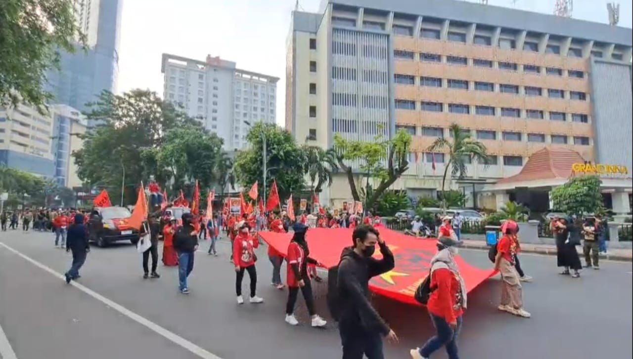 Imbauan Pengguna Jalan Menghindari Jalan Basuki Rahmat-Embong Malang