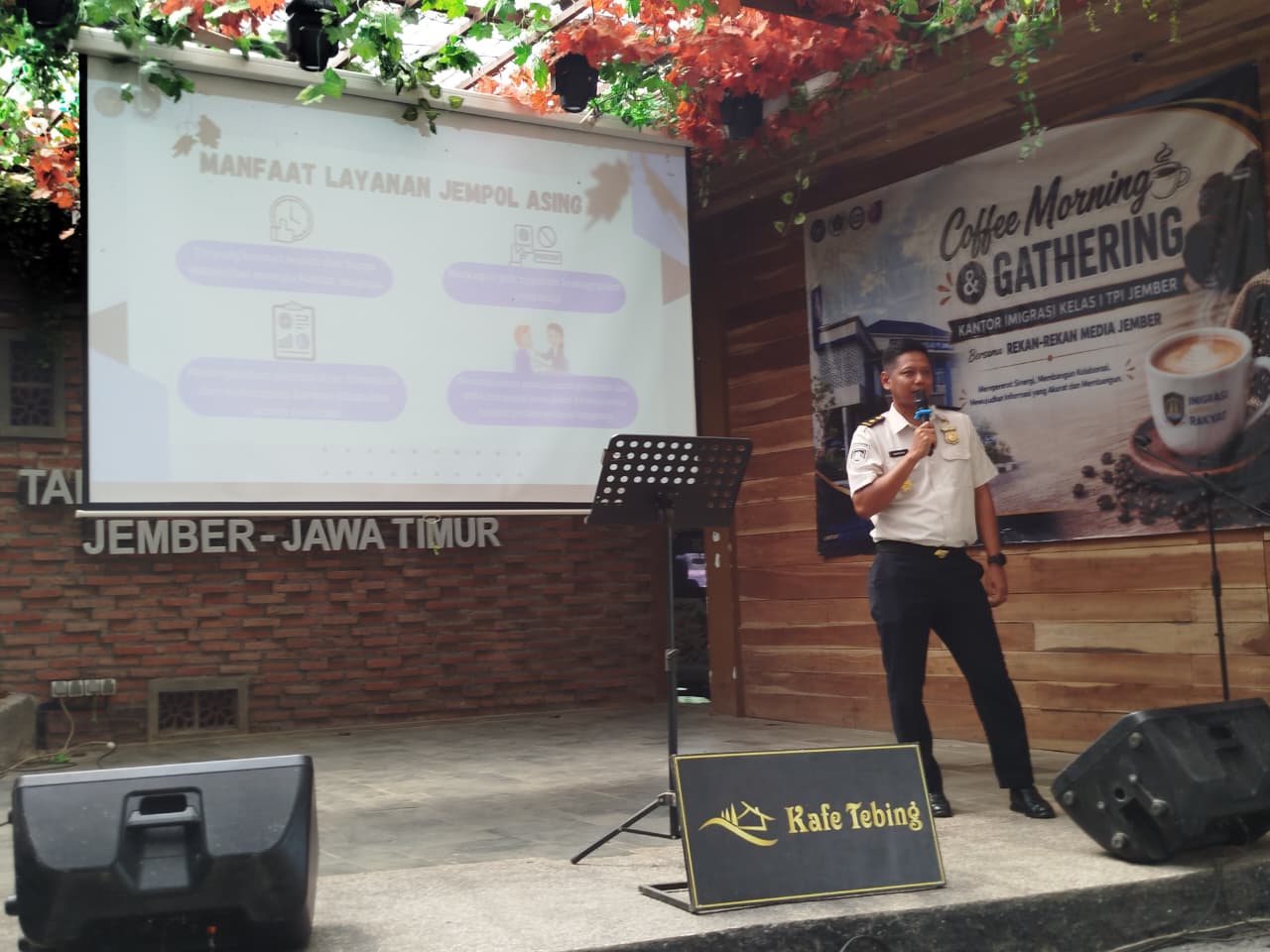 Tak Perlu Antre, Imigrasi Jember Datangi Perusahaan dan Rumah Warga Demi Layanan Humanis