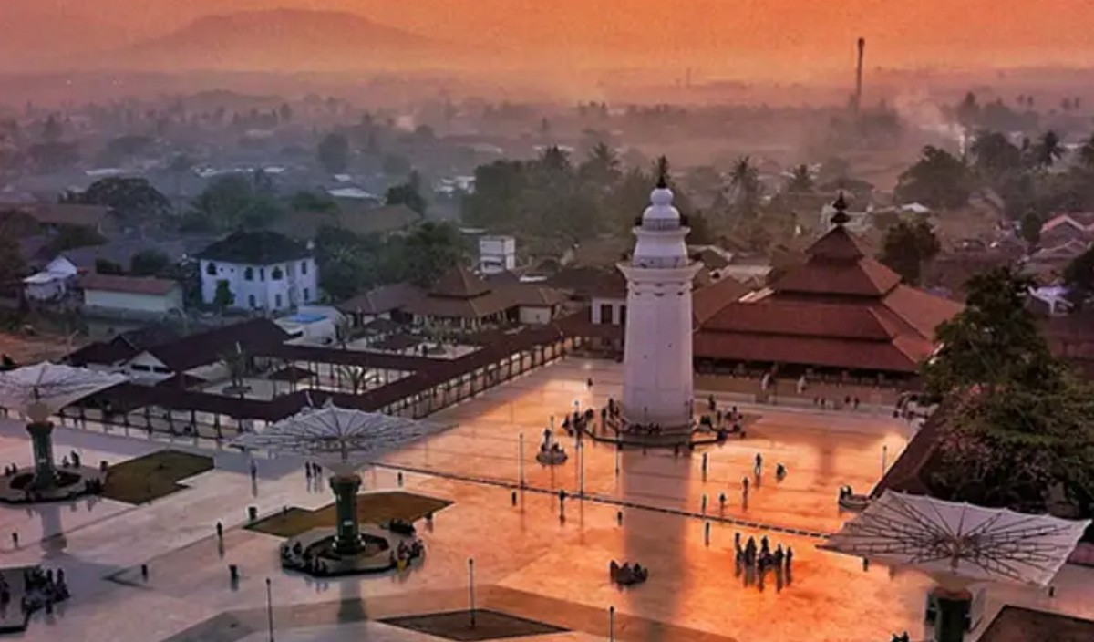 Menjelajahi 5 Masjid Bersejarah di Indonesia