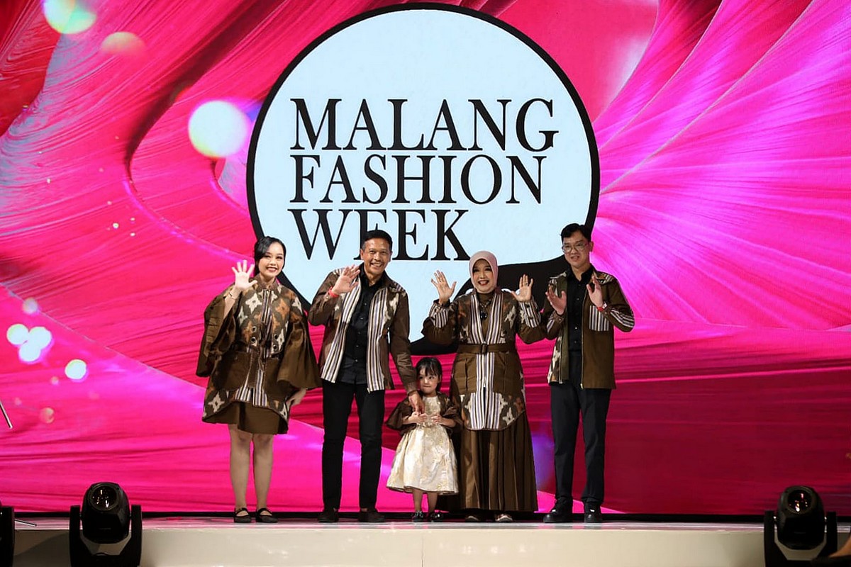 Malang Fashion Week Kuatkan “Kemis Mbois