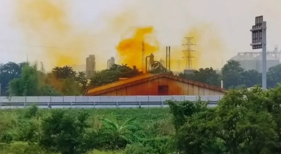 Asap Kuning Cemari Udara Driyorejo, DLH Gresik Hentikan Kegiatan Produksi PT Roasi Sinergi Industri