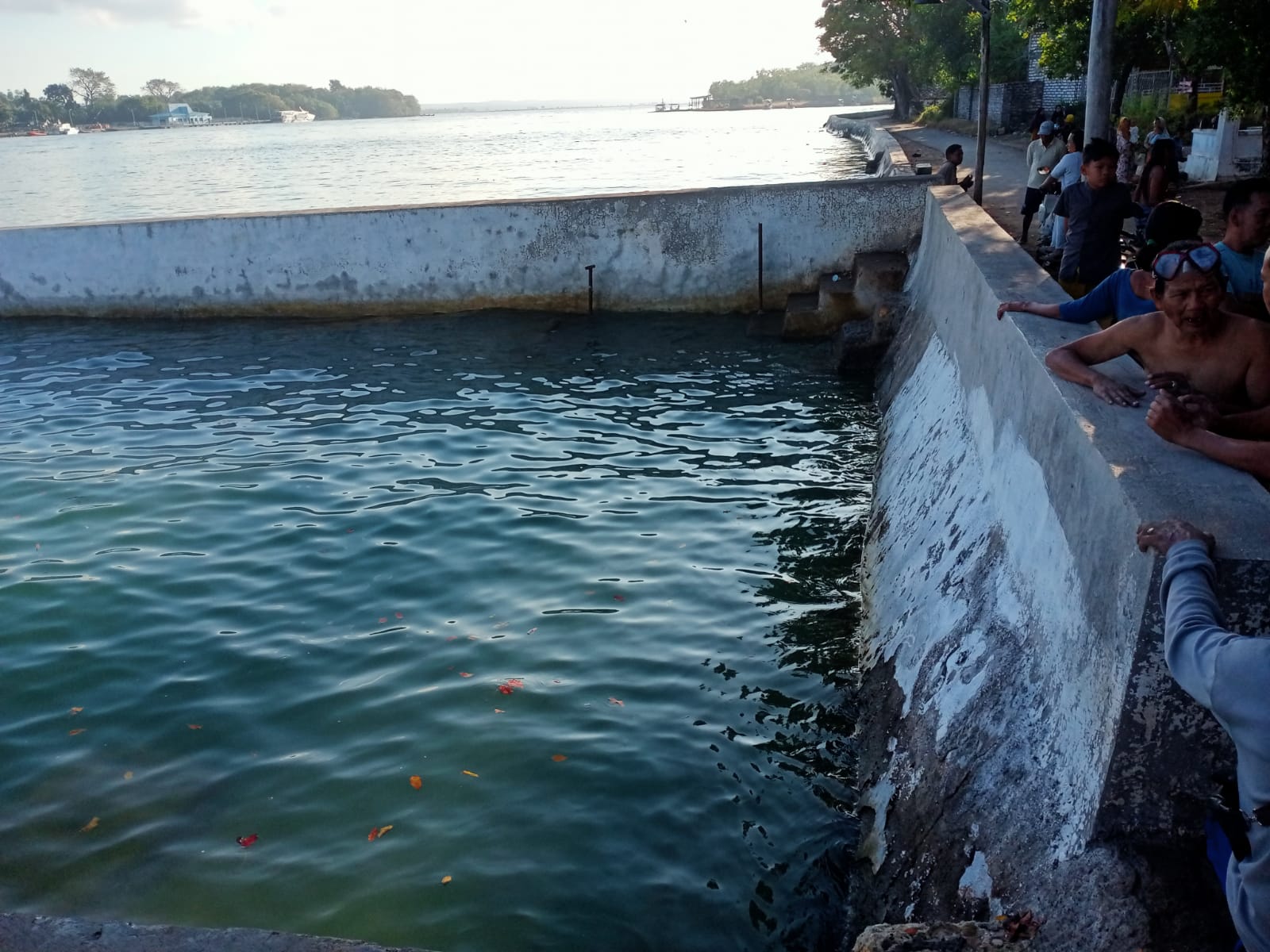 Hendak Mandi Pagi, Pemuda Padike Tewas Terseret Arus Laut 