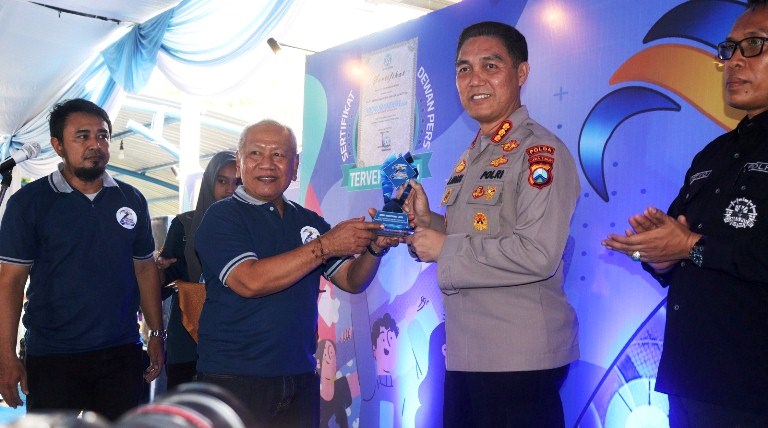 Hadiri HUT Ke-7 Memorandum.co.id, Polda Jatim Diganjar Penghargaan