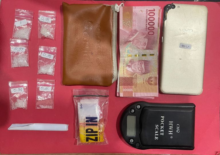 Bandar Sabu Gajahbendo Pasuruan Digerebek ketika Bersama Perempuan Dalam Kamar Kos