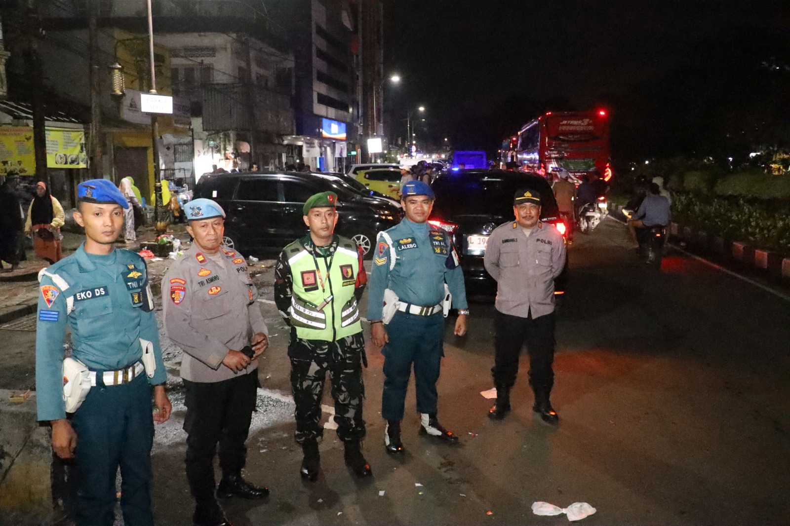 Awal Tahun Tancap Gas, Polres Pelabuhan Tanjung Perak Bareng TNI Patroli Cipkon Jamin Keamanan Warga