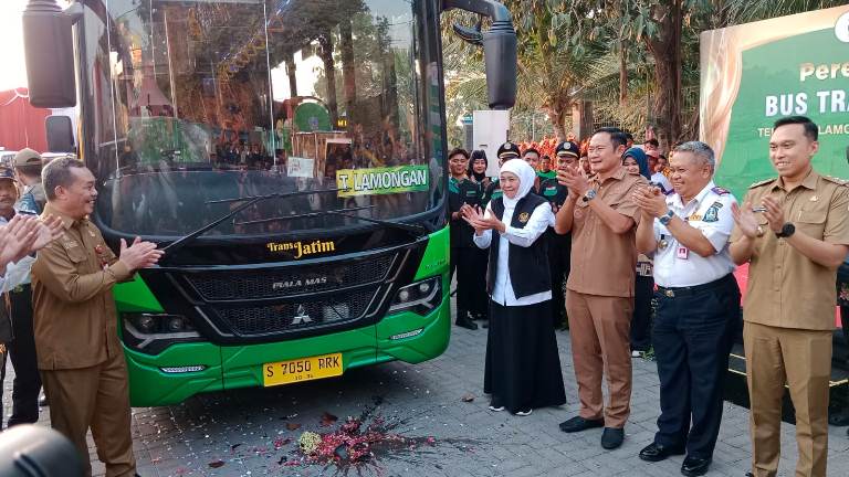 Khofifah Resmikan Trans Jatim Koridor VII, Babak Baru Transportasi Pesisir Utara