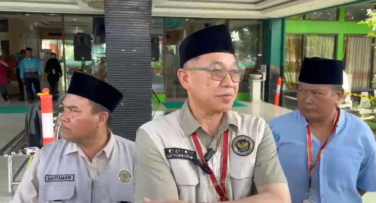 Kloter 43 Diberangkatkan, Jemaah Haji Gresik Sidoarjo Menuju Bandara Juanda Surabaya