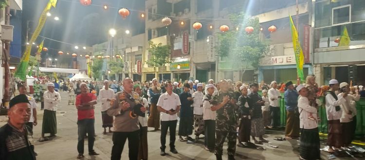 Kembang Jepun Bergema Selawat, Polsek Pabean Cantikan Kawal Ketat Malam Pergantian Tahun