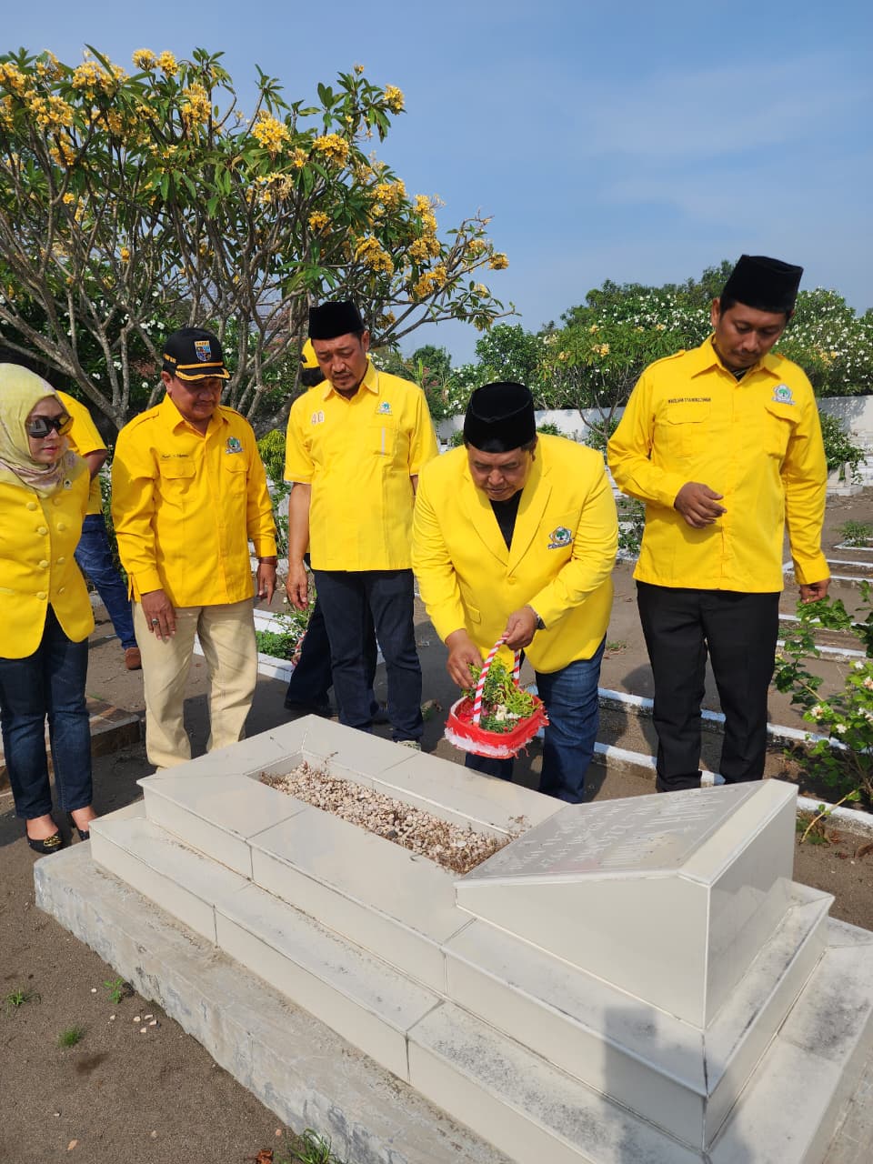 HUT Ke-61, DPD Golkar Jombang Gelar Ziarah ke Makam Pahlawan