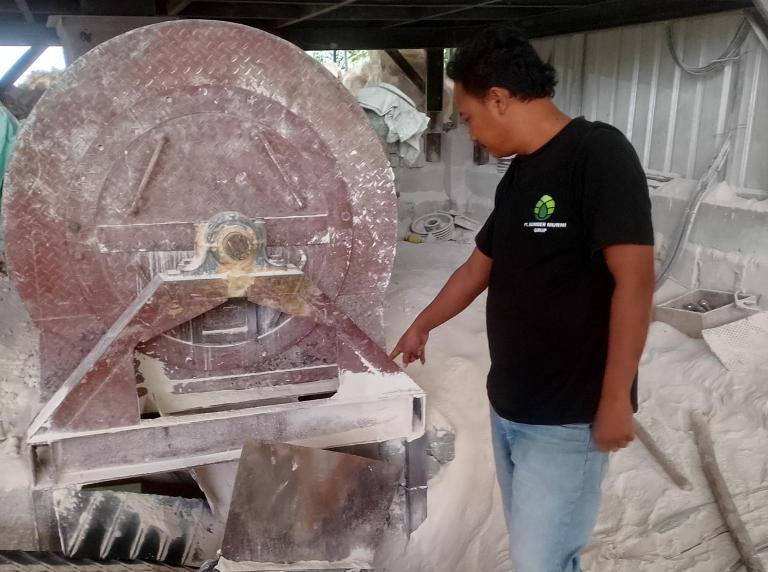 Bersihkan Konveyor, Bersihkan Konveyor, Pekerja Pabrik Pupuk di Gresik Tewas Tersengat Listrik