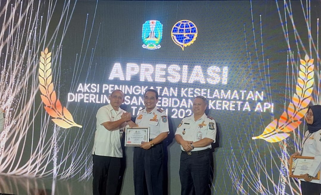 Dishub Lamongan Terima Apresiasi Peningkatan Keselamatan Perlintasan Sebidang Kereta Api dari Dishub Jatim