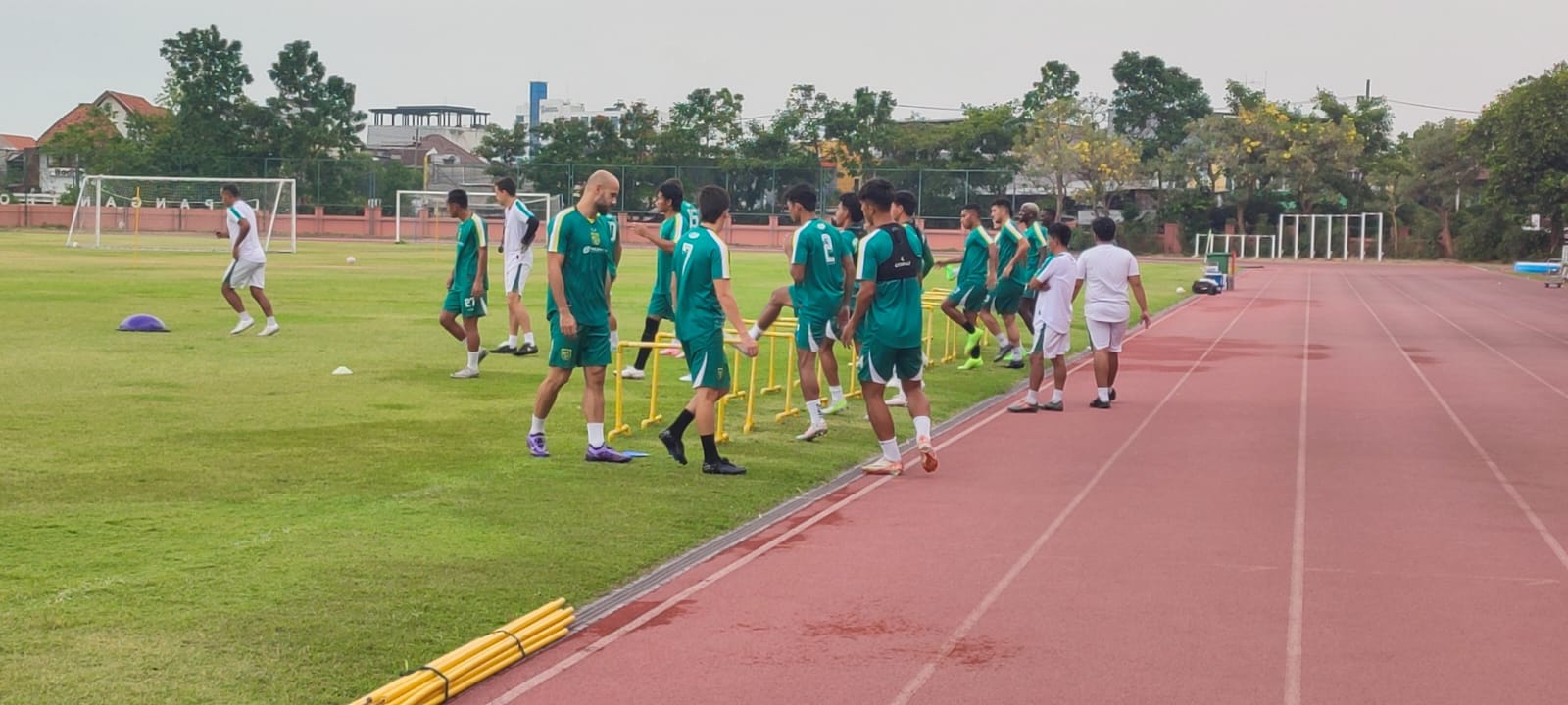 Usai Menikmati Kemenangan atas PSBS, Persebaya Kembali Gelar Latihan