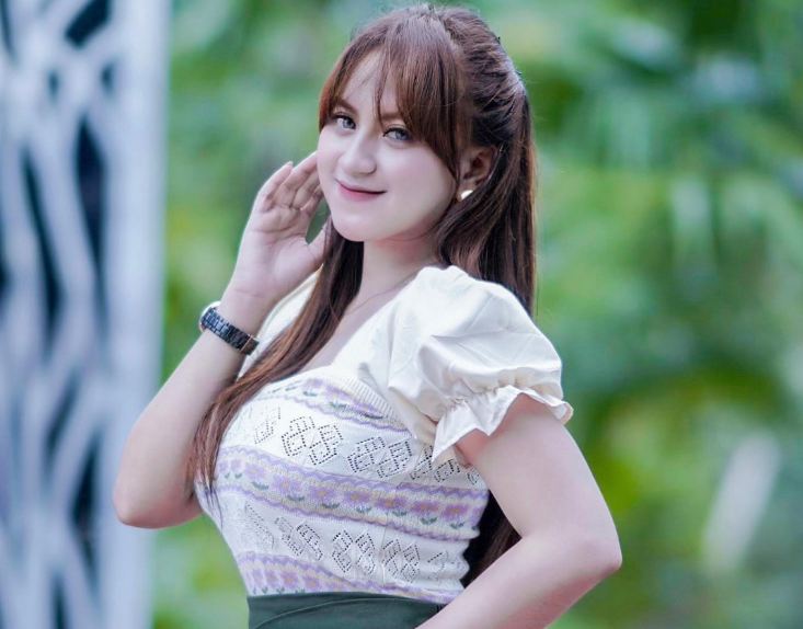 Profil Indri Ananda, Pedangdut Muda Asal Nganjuk yang Juga Mahasiswi Hukum