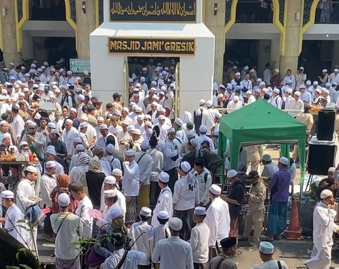 Ribuan Jemaah Banjiri Haul Habib Abu Bakar Assegaf ke-71 di Gresik Kota