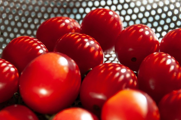 Manfaat Masker Tomat untuk Perawatan Alami Menjaga Kesehatan Kulit Wajah