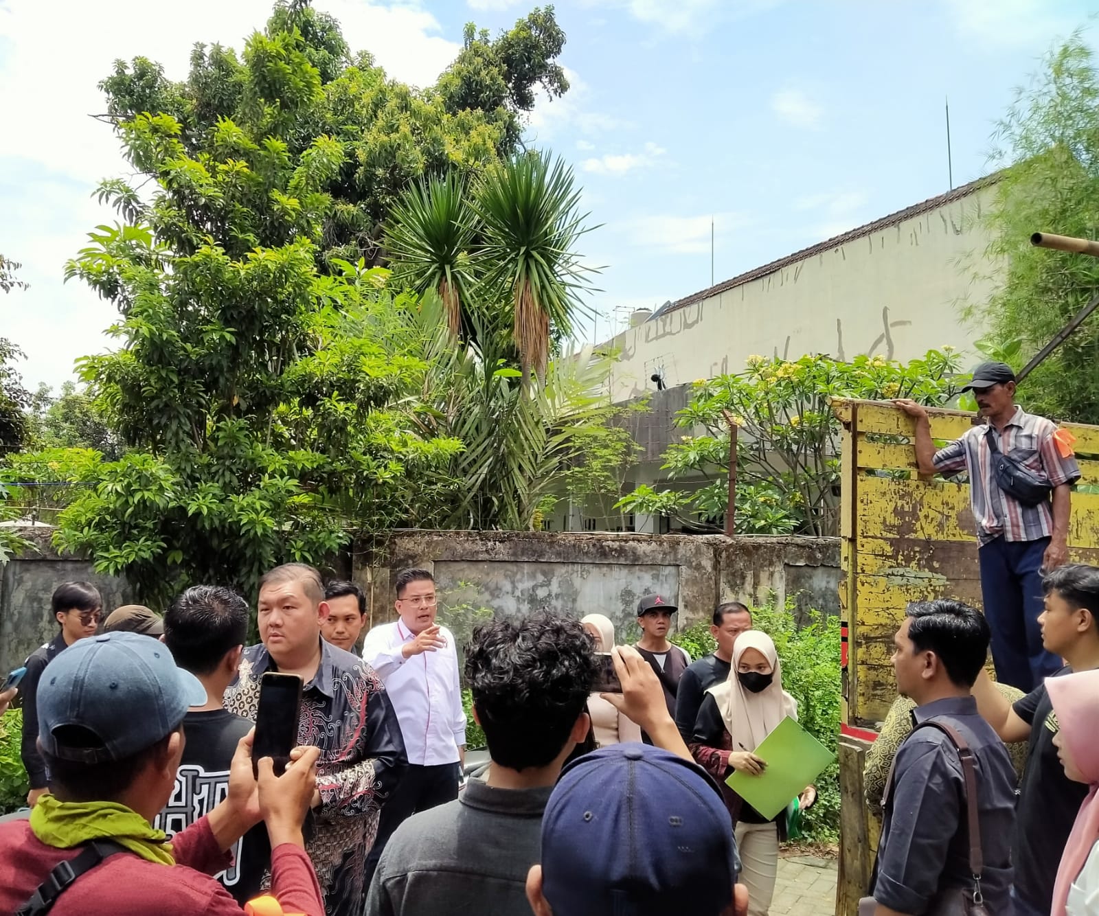 Adu Mulut Warnai Eksekusi Rumah Tanah Obyek Warisan