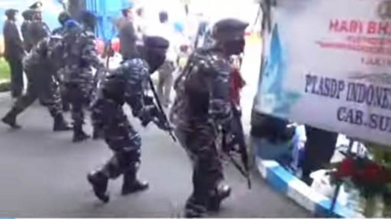 Bom Asap Warnai HUT ke-78 Bhayangkara di Mako Polres Bangkalan