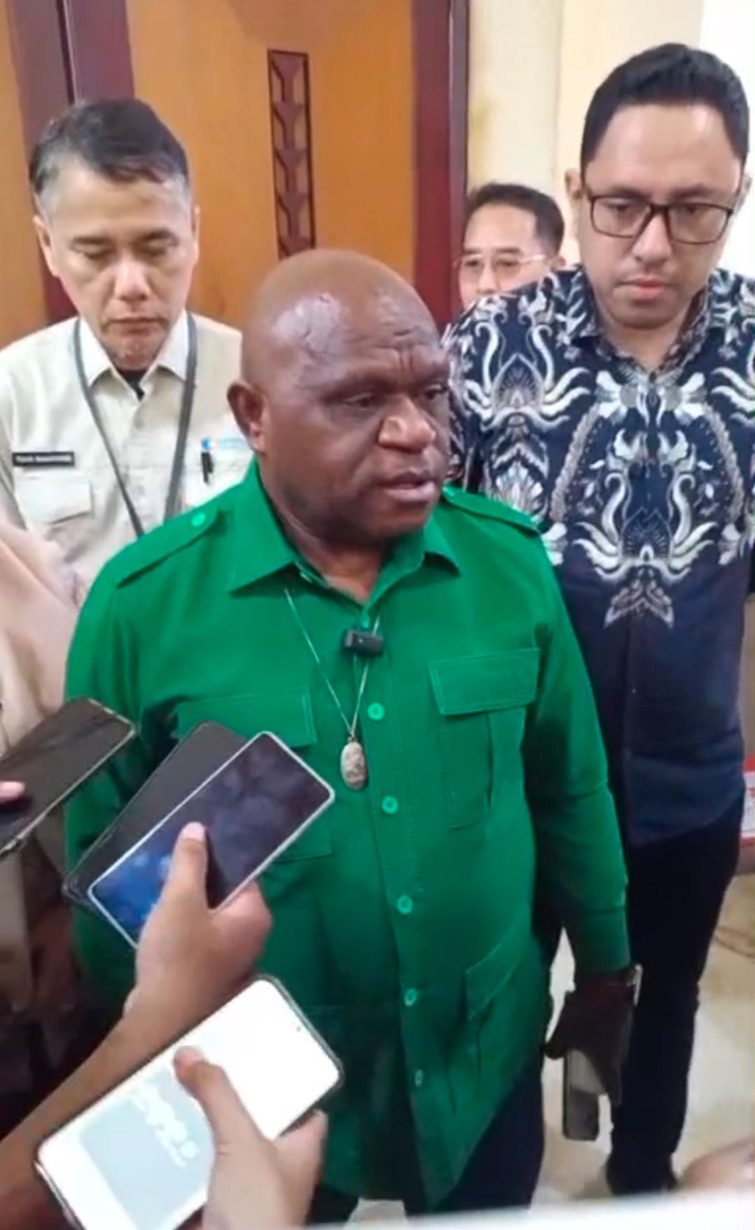 Menteri HAM Natalius Pigai Ungkap Missing Link Pemicu Keracunan MBG di Surabaya