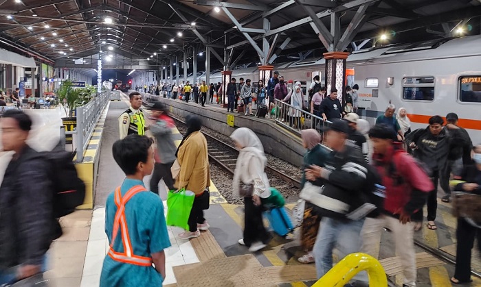 Arus Balik Nataru Capai 25 Ribu Penumpang Tiba di Wilayah KAI Daop 8 Surabaya