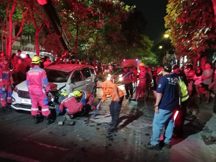 Mobil Tabrak Pohon hingga Terbalik di Banjarsugihan, Pengemudi Diduga Terpengaruh Alkohol