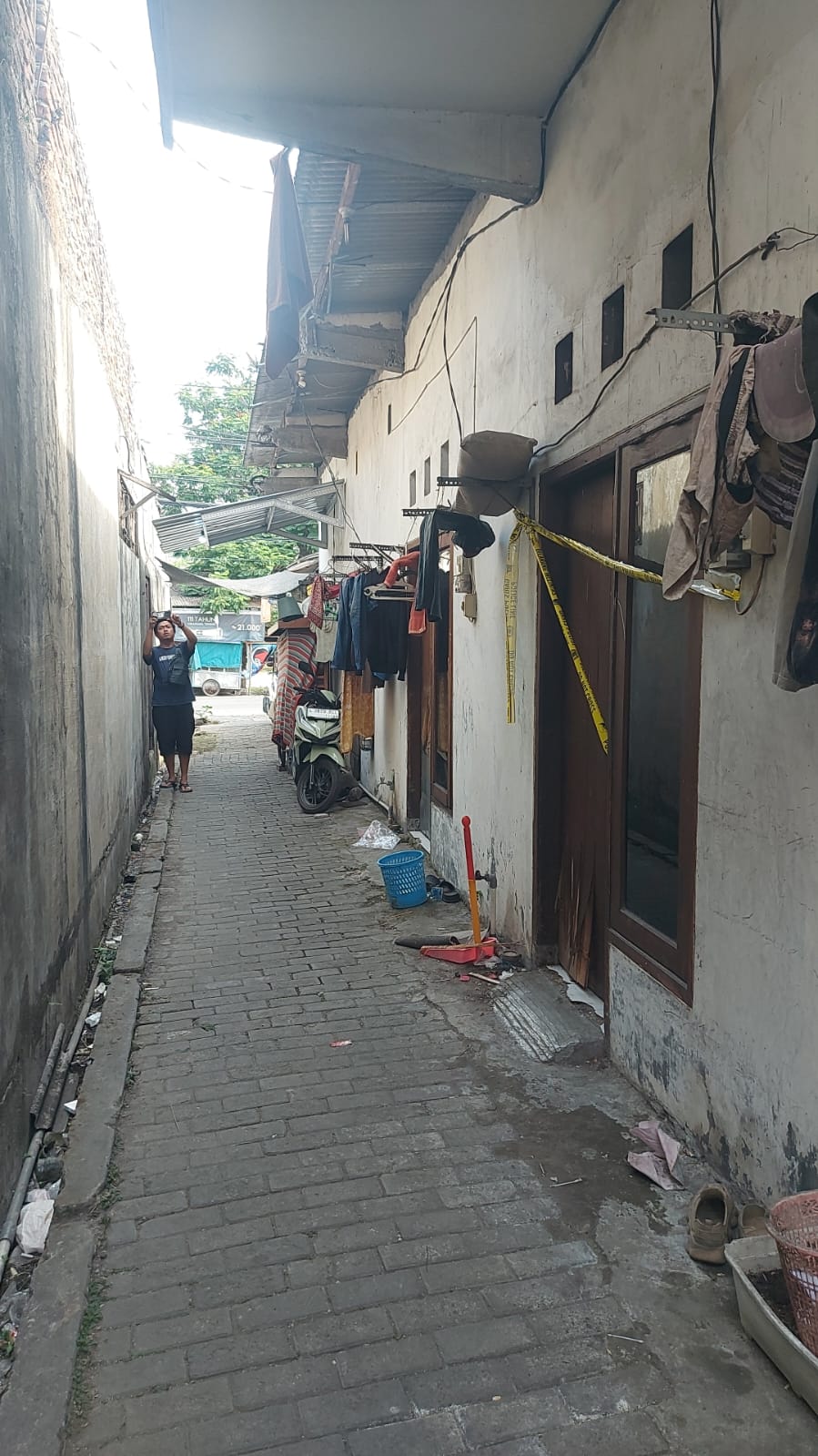 Rumah Kontrakan Terduga Pelaku Mutilasi di Lidah Wetan Digeledah Polisi