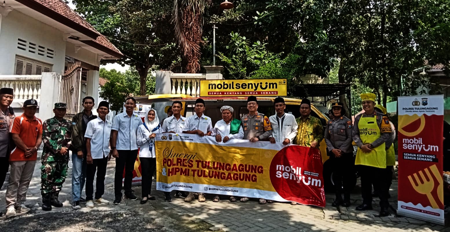 Mobil Senyum Polres Tulungagung Kembali Bagikan Makanan Bergizi Gratis untuk Santri